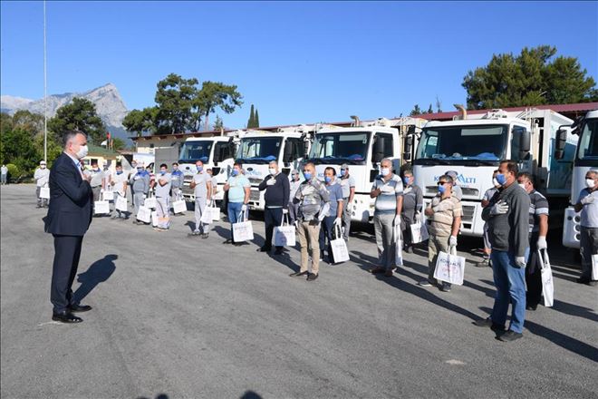ESEN KAHRAMANLARLA BAYRAMLAŞTI