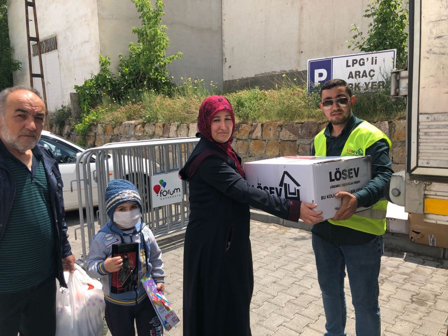 LÖSEV’DEN YIL BOYUNCA ET YARDIMI SÜRÜYOR