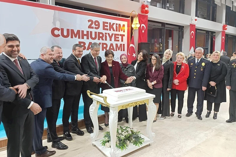 Belediye Başkanımız Özkan Çetinkaya, Cumhuriyet Bayramı Resepsiyonuna Katıldı