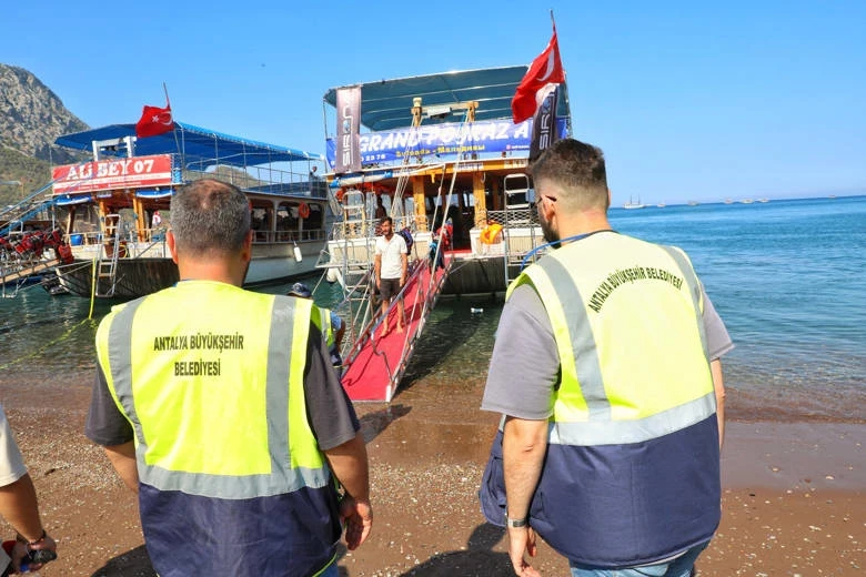 Adrasan’da gemi atık suları denize karışmıyor