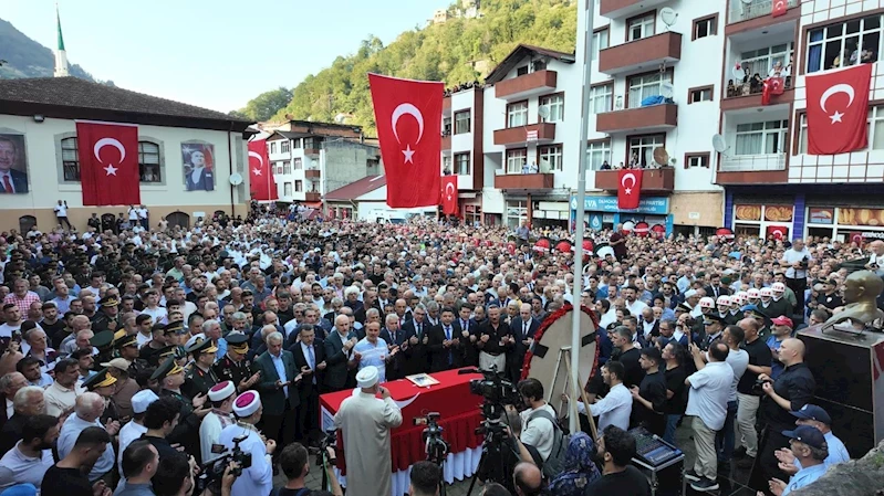 TRABZON ŞEHİDİNİ UĞURLADI