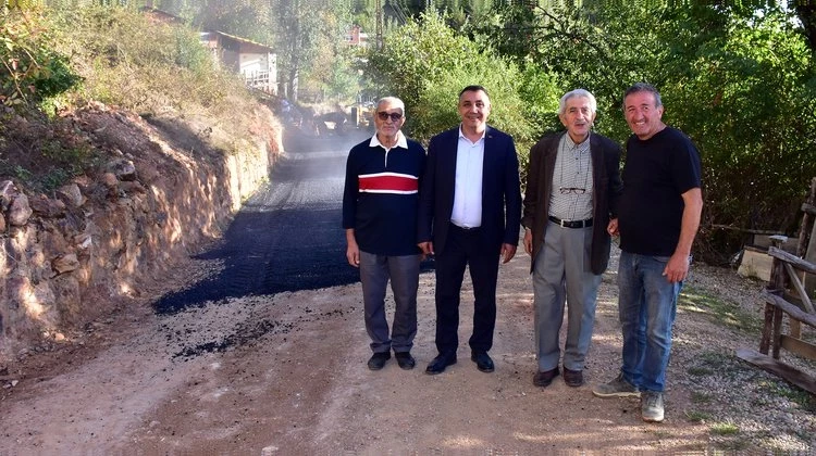 BAŞAKANIMIZ, KIZILKÖY’DE SICAK ASFALTLAMA ÇALIŞMALARINI İNCELEDİ