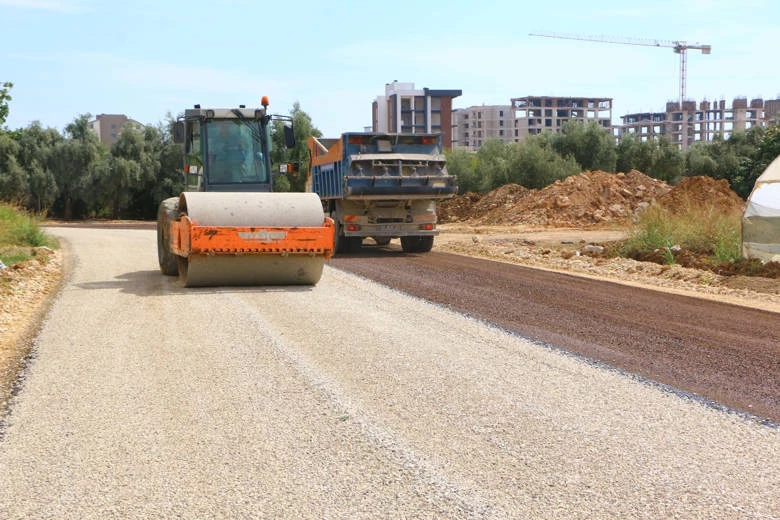 Aksu Altıntaş’ta 35 kilometre yeni yol açıldı