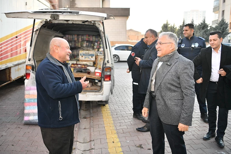 Başkan Büyükkılıç’tan Gültepe Pazar Yeri ve Sivas Caddesi Esnaflarına Ziyaret