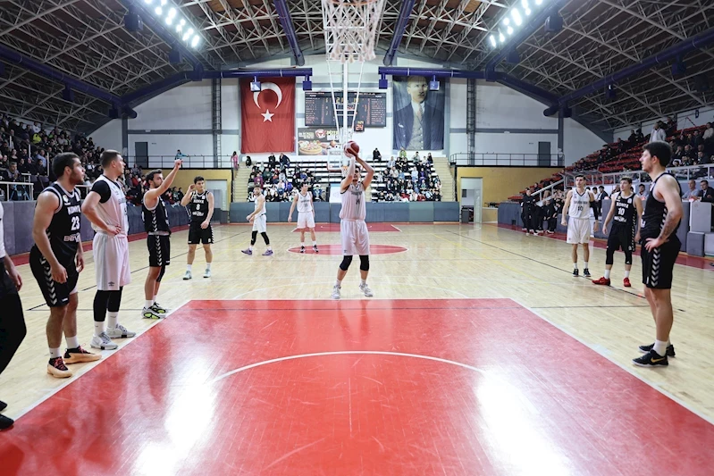 Büyükşehir basketbol galibiyetlere devam ediyor: 78-56