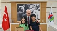 Kepez Belediye Başkanı Kocagöz, öğrencilerin ziyaretinde yerel yönetimi anlattı