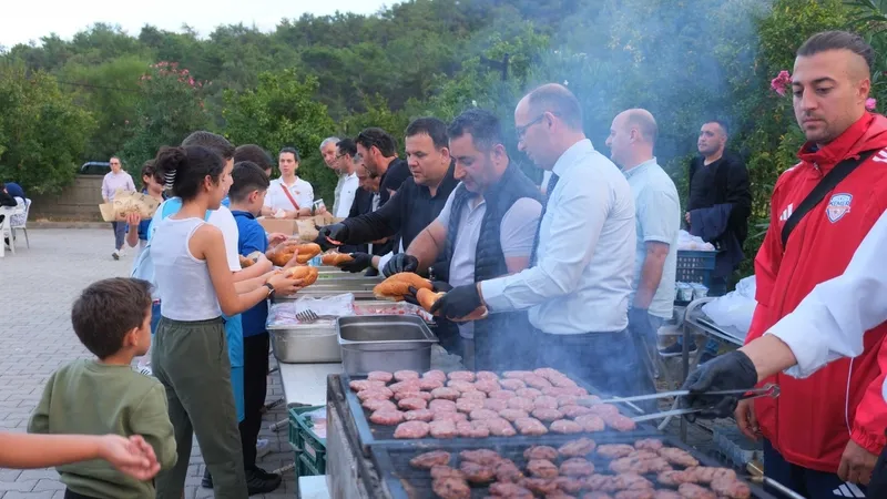 Kemer Belediyesi Spor Takımlarına Mangal Partisi Düzenlendi