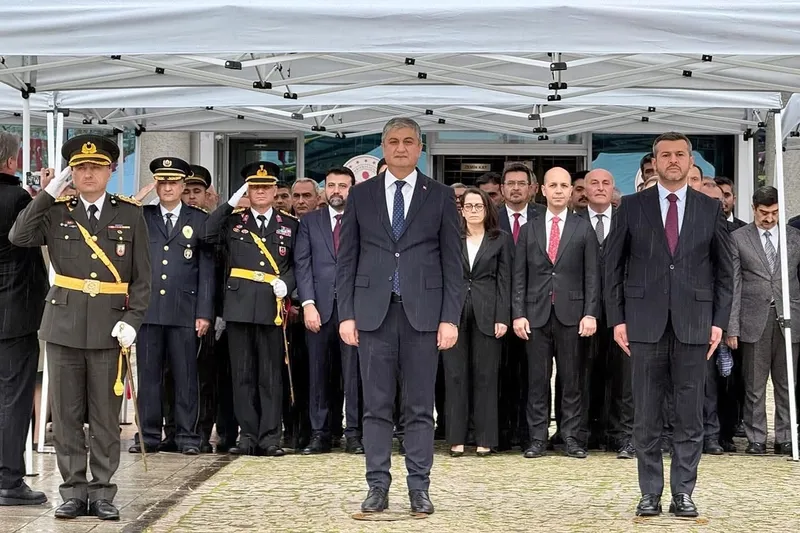 Karabük Belediye Başkanı Çelenk Sunma Töreninde