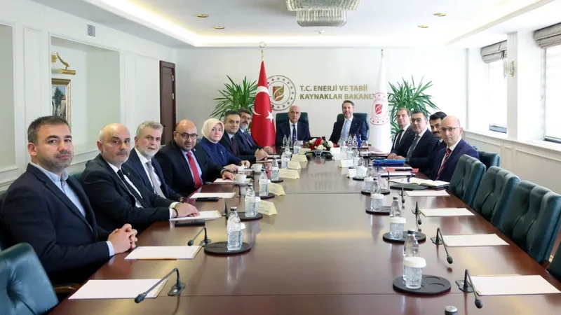 Kahramanmaraş Heyeti Enerji ve Tabii Kaynaklar Bakanı Bayraktar