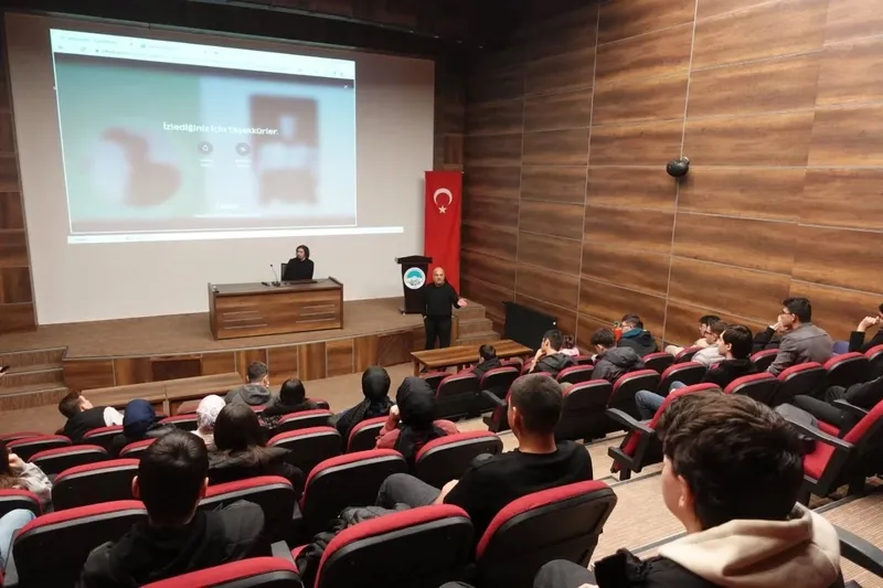 KAYMEK Matematik Kampı Başladı, Öğrenciler Hem Ders Aldı Hem Sempozyuma Katıldı