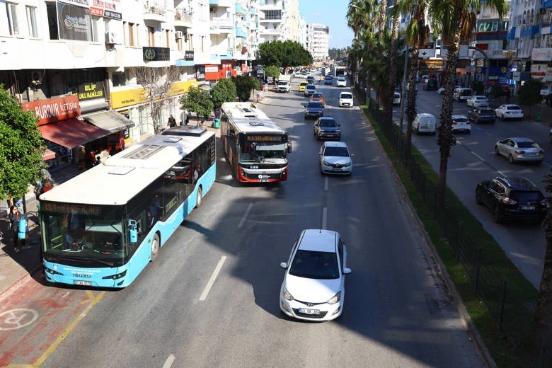 Trafikte otobüslere özel şerit uygulaması başlıyor