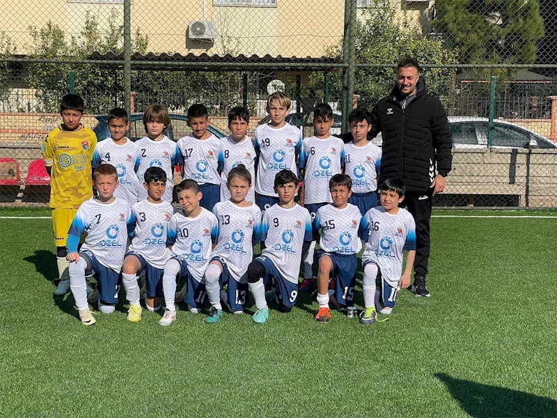 Kemer Belediyespor U11 ilk maçını kazandı