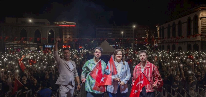 23 NİSAN´DA COŞKU DORUKTAYDI