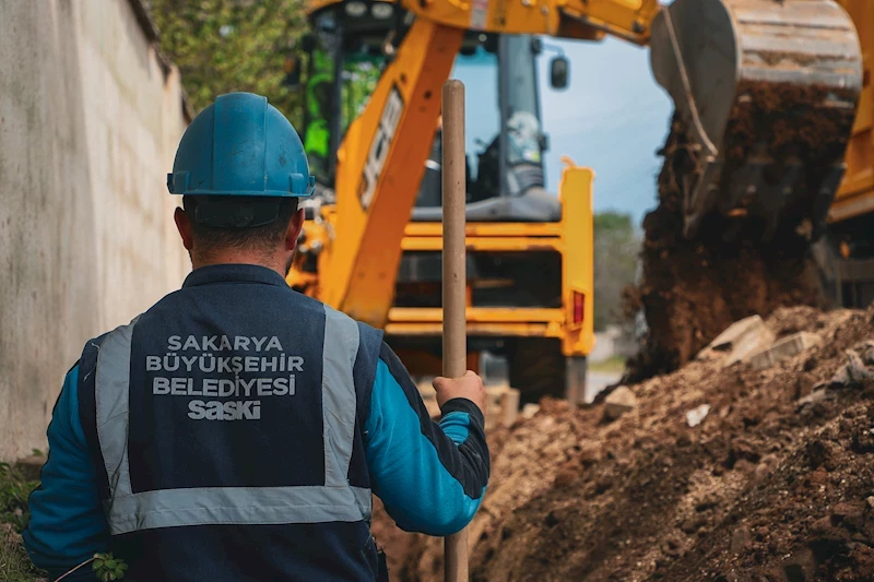 Hendek Uzunçarşı’nın 2 kilometrelik içme suyu altyapısı yenileniyor