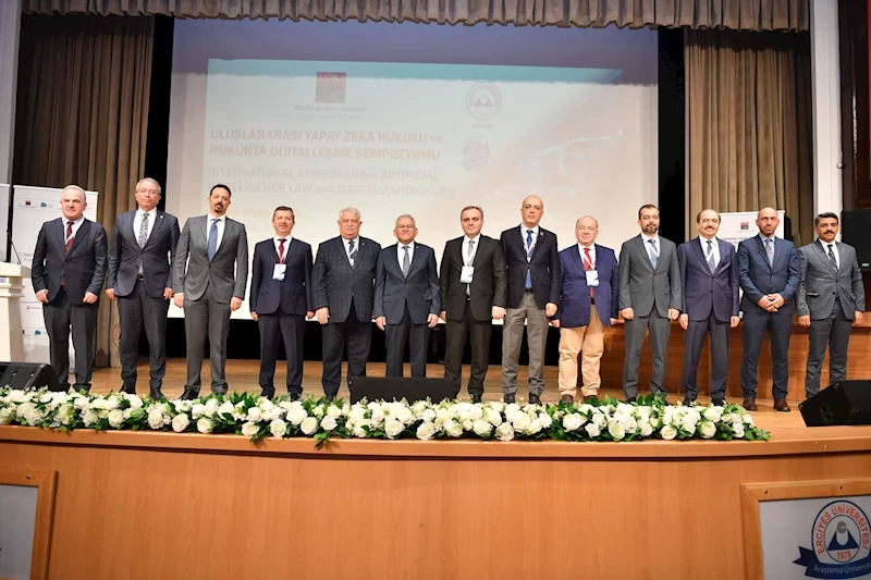 Başkan Büyükkılıç’tan “Yapay Zekâ” ve “Akıllı Şehircilik” İş Birliği Çağrısı