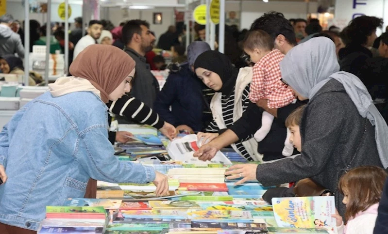 Şanlıurfa Kitap Fuarı Rekor Ziyaretçiyle Sona Erdi